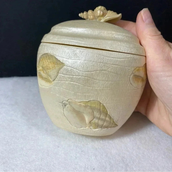 SOLD Croscill Seashell “Beach Haven” Pearly Trinket Jar Box w/ Lid Bath Vanity - Picture 4 of 13